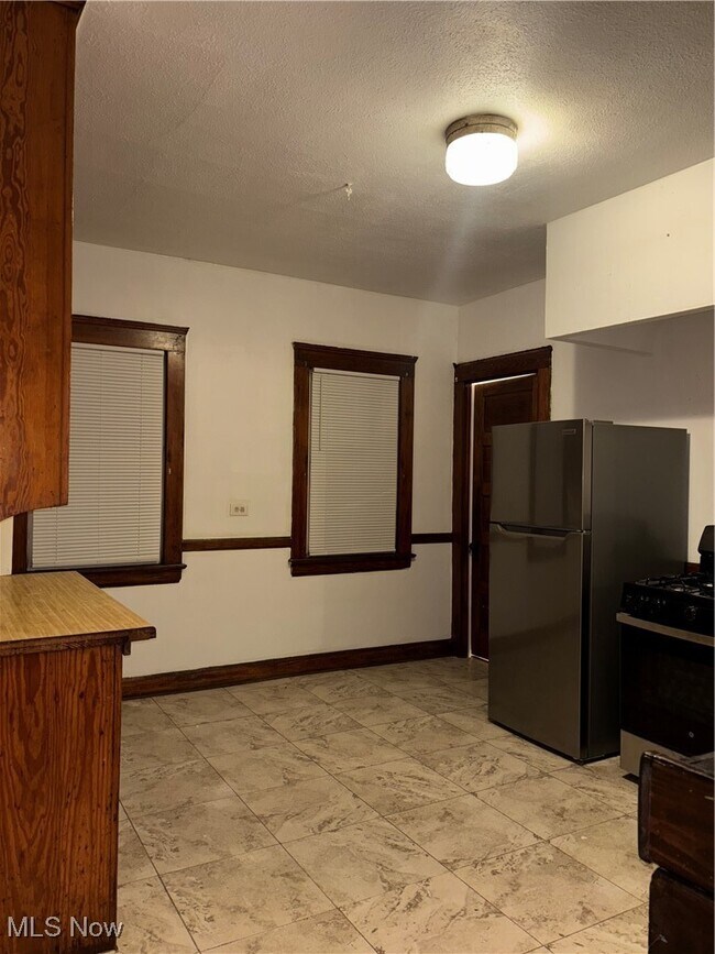 Building Photo - 7523 Osage Ave