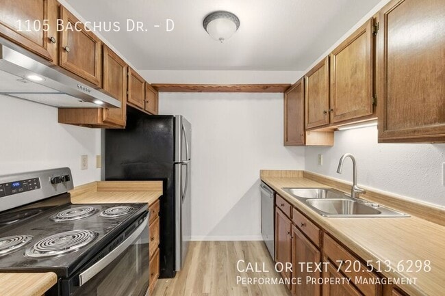 Building Photo - 1105 Bacchus Dr