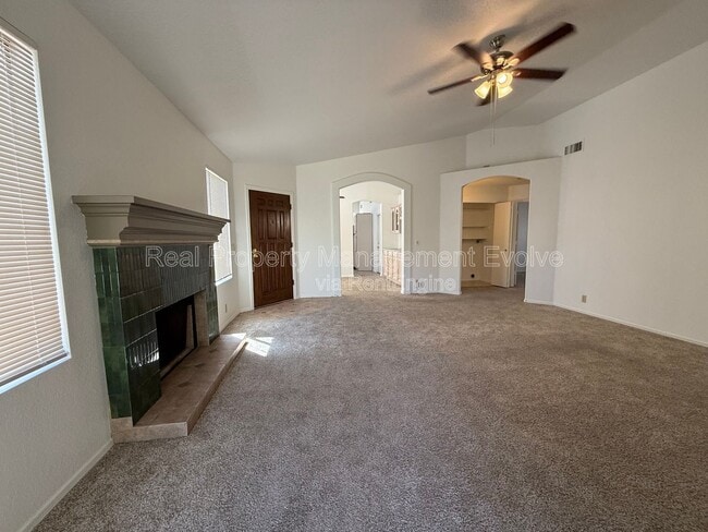 Building Photo - 4260 E Rosemonte Dr