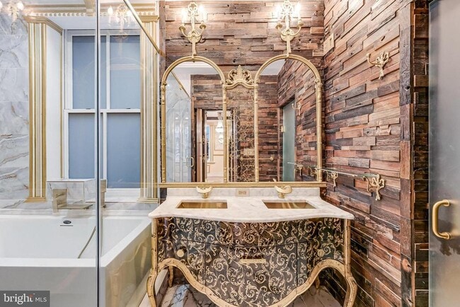 Building Photo - 810 Prince St