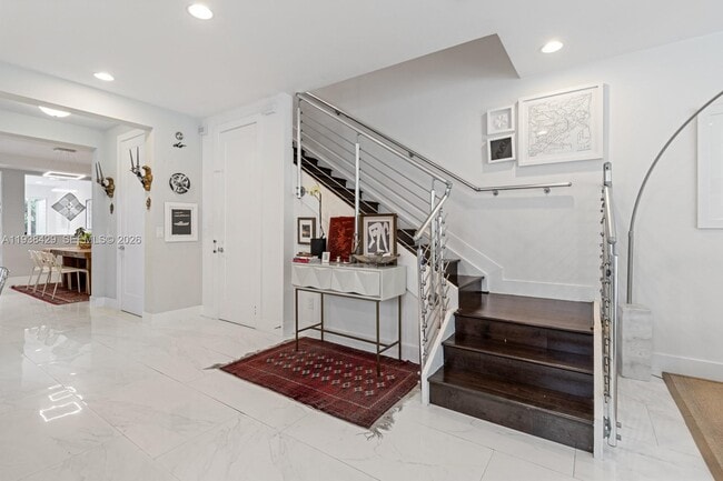 Building Photo - 2930 Catalina St