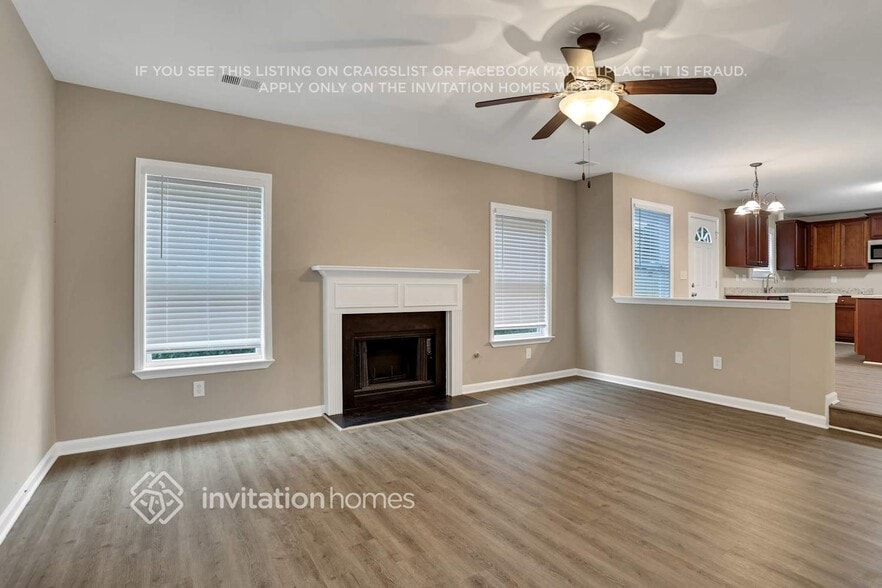 Building Photo - 4176 Kenwood Trail