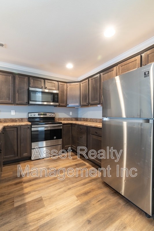 Building Photo - 924 Warrior Hill Dr