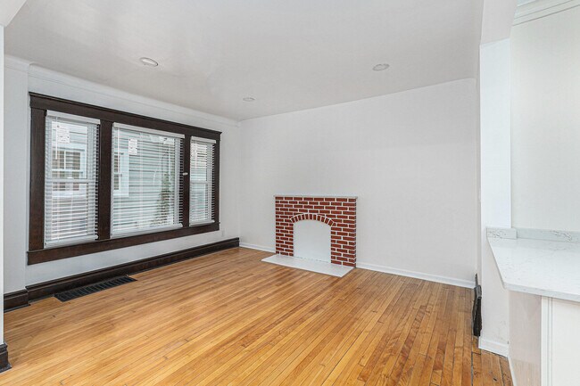 Building Photo - 1208 Olivia Ave