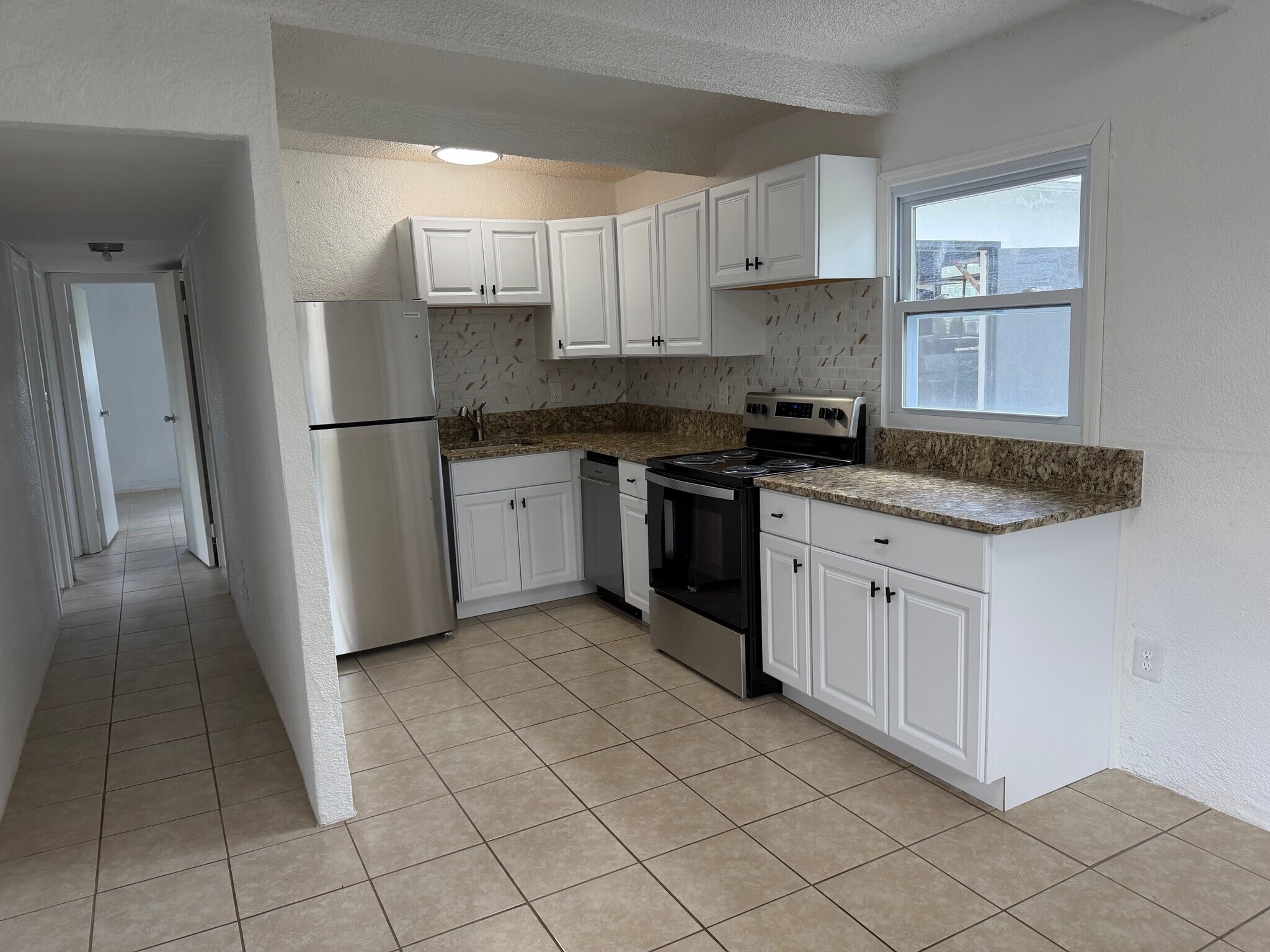 Building Photo - 1818 Richards St