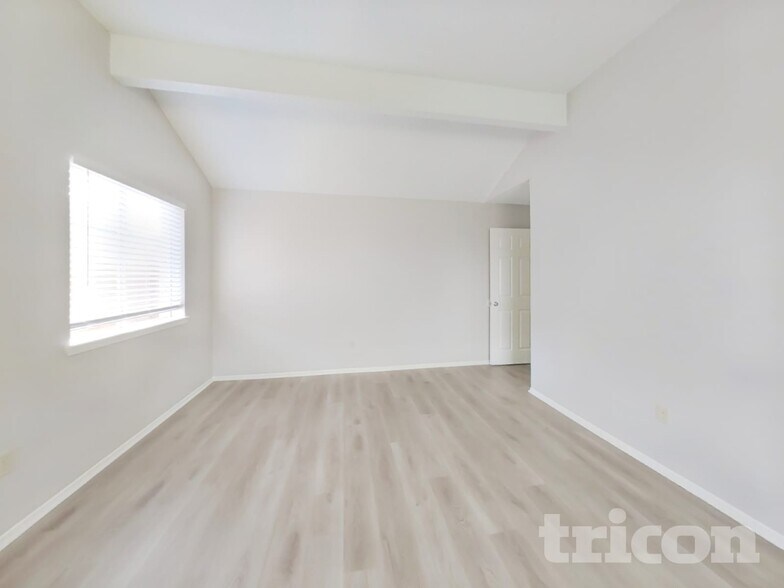 Building Photo - 11118 Nepau Dr