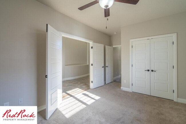 Building Photo - Pet-Friendly 3 Bedroom Home In A Great Neighborhood