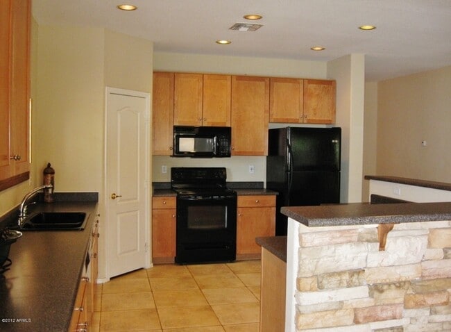 Building Photo - COMING SOON!! LOVELY 5-BEDROOM, 3-BATH GILBERT HOME