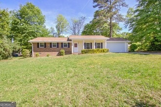 Building Photo - 335 Kelly Dr