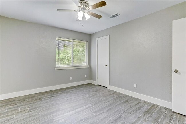Building Photo - 10611 Golden Quail Dr