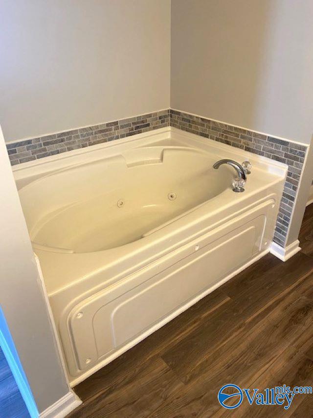 Building Photo - 222 Silverbreeze Ct