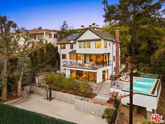Building Photo - 4818 Bonvue Ave