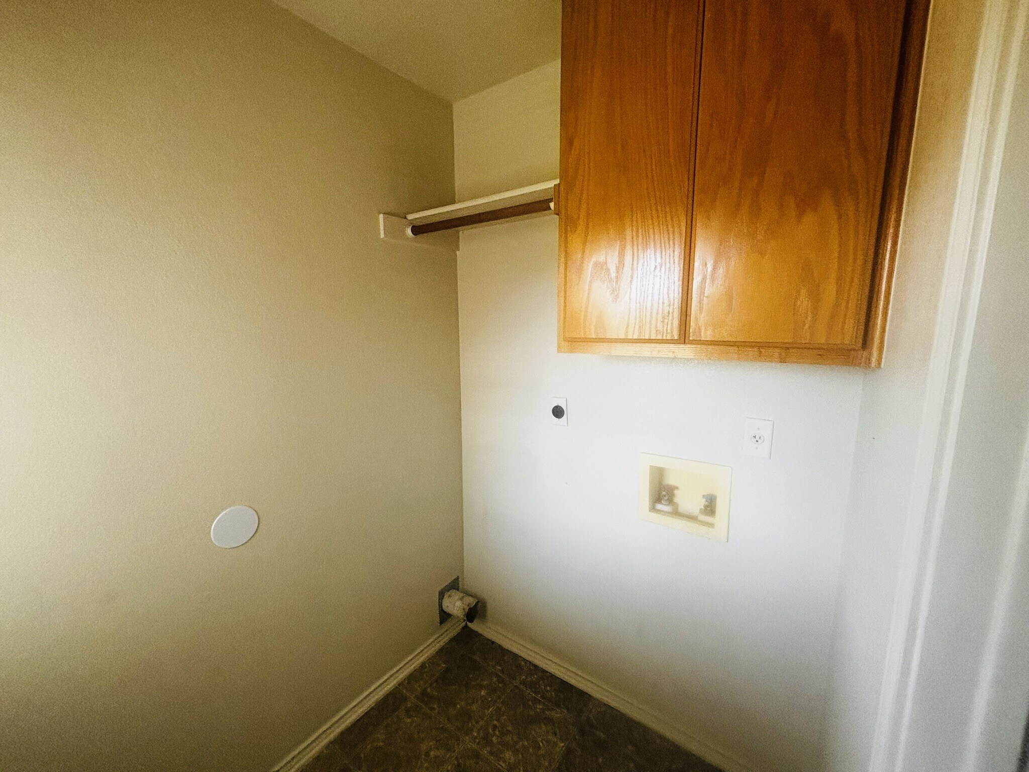 Building Photo - 503 Bermuda St