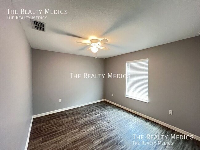 Building Photo - 2839 SW 165th Pl