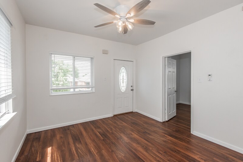 Building Photo - 3450 Macklind Ave