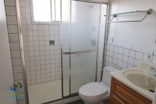 Building Photo - $2995 - Cozy 2/1 in the heart of Downtown ...