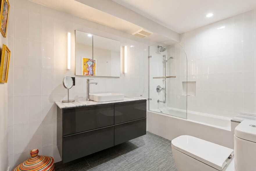 Building Photo - 7 E 129th St
