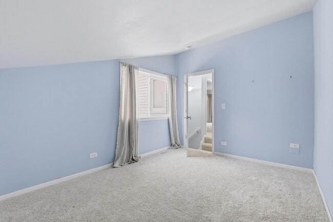 Building Photo - 269 Alpine Dr E