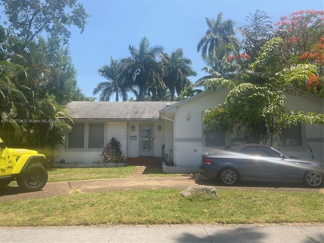 Building Photo - 1206 Tyler St