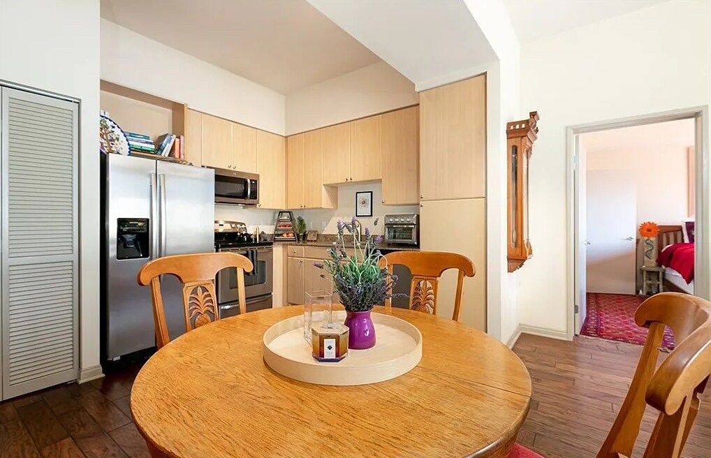 Building Photo - 388 E Ocean Blvd