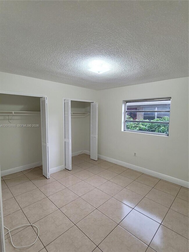 Building Photo - 3425 SW 89th Ave