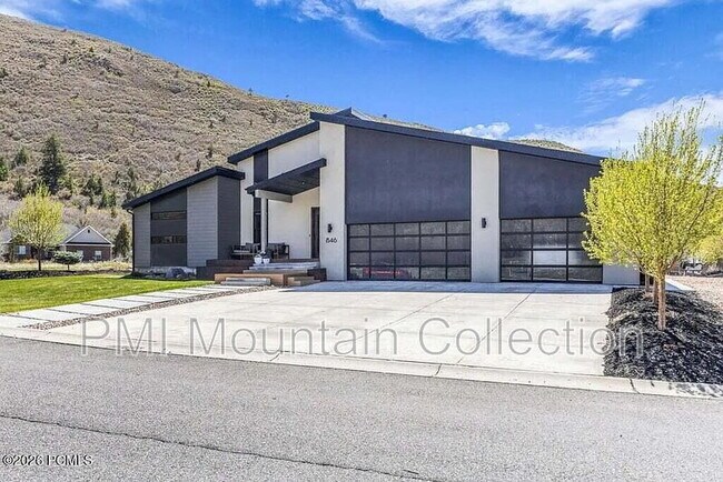 Building Photo - 846 E 270 S