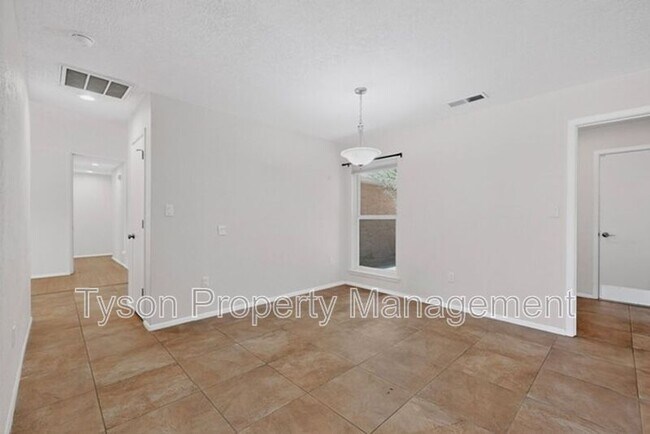 Building Photo - 8301 Cherry Hills Dr NE