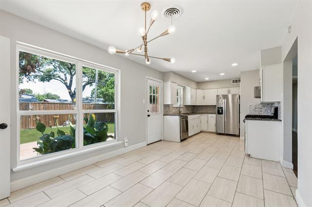 Building Photo - 519 Royal Crest Dr