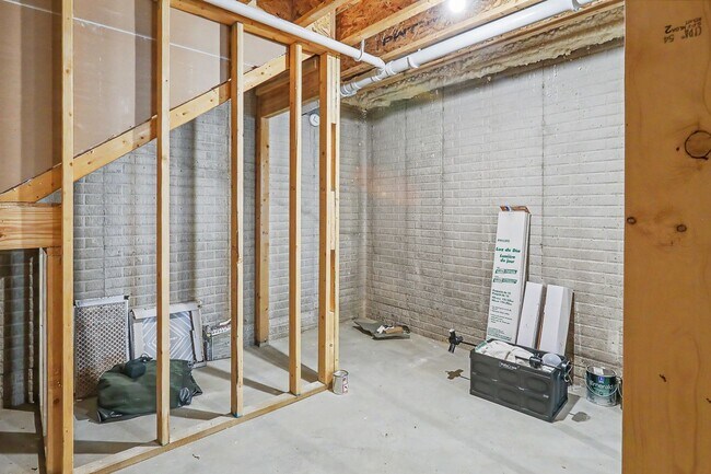 Building Photo - 1507 Shady Brook Ln