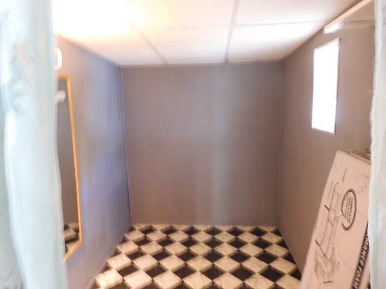 3RD ROOM TO USE AS OFFICE, ETC. - 7831 Sunrunner Dr