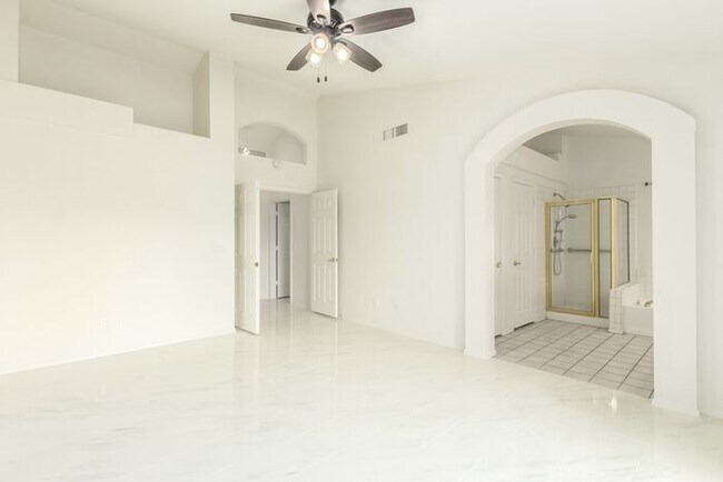 Building Photo - 1225 E Artesian Way