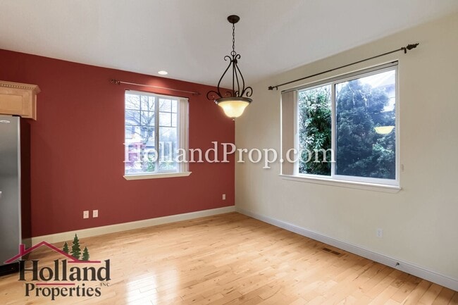 Building Photo - Must See, Beautiful 4 bedroom home in Hillsboro