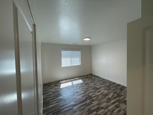 Building Photo - ***3 BEDROOM/2.5 BATHROOM IN PRESCOTT VALLEY***