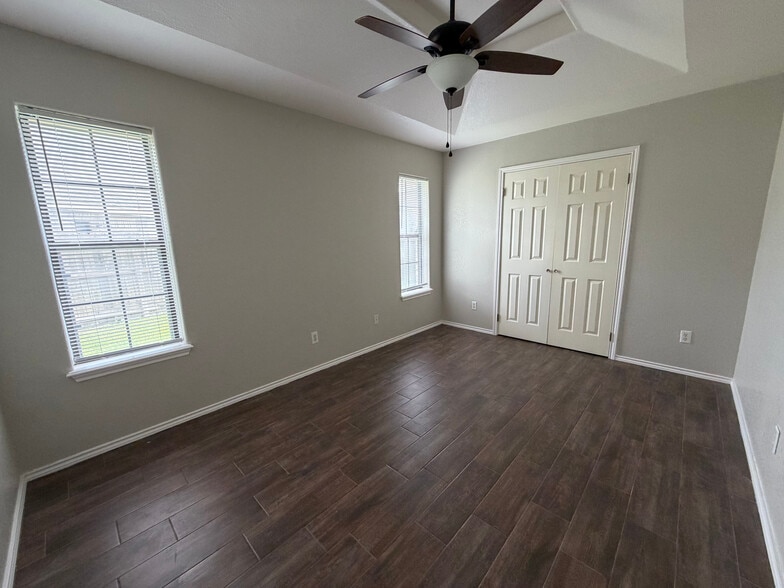 2nd bedroom - 2201 Umbel St