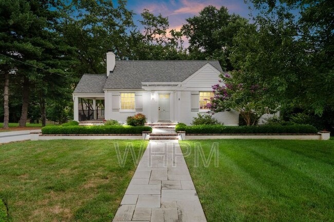 Building Photo - 541 Skyview Dr