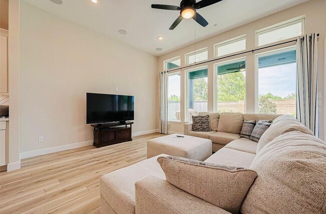 Building Photo - 15306 Spanish Ranchos Wy