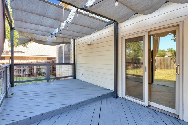 Building Photo - 6004 Mesa Verde Cir