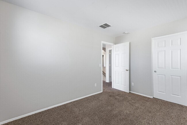 Building Photo - 2725 W Jasper Butte Dr