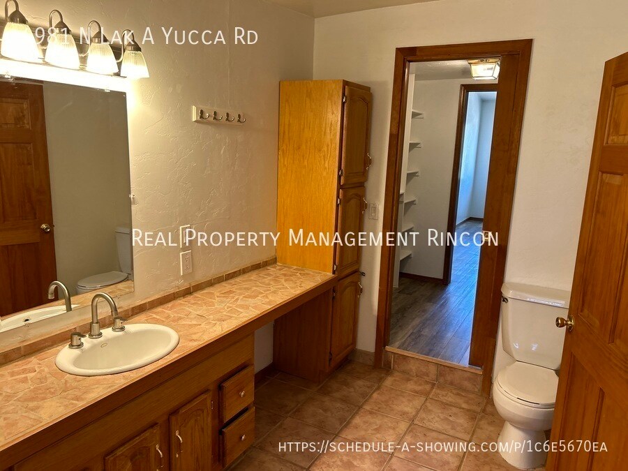 Building Photo - 4981 N Lak a Yucca Rd