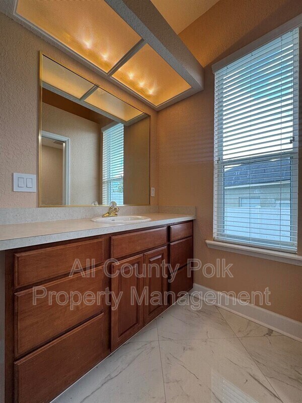 Building Photo - 2948 Vintage View Cir