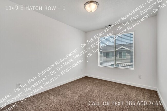 Building Photo - 1149 E Hatch Row