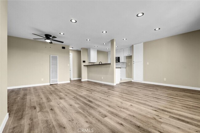 Building Photo - 20526 S Western Ave