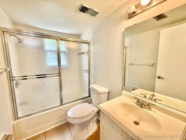 Building Photo - 1673 SE Green Acres Cir