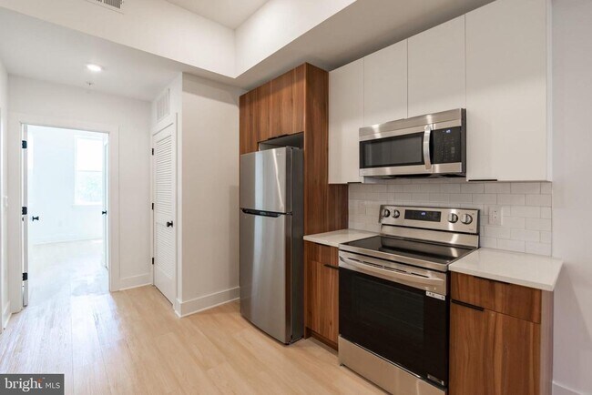 Building Photo - 4408 Lancaster Ave