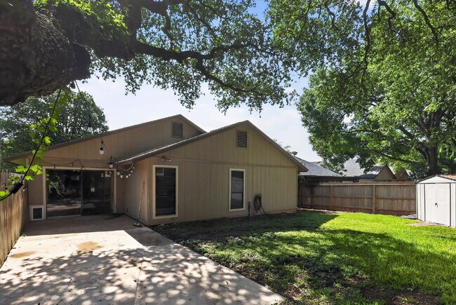 Building Photo - Updated One Story Home in Morning Glen