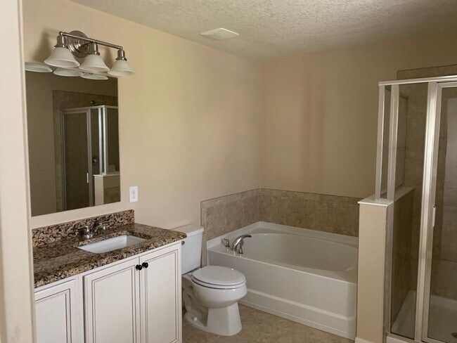 Building Photo - 13718 Beckman Dr