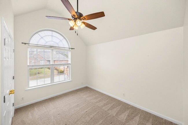 Building Photo - 7028 Sugarplum Rd