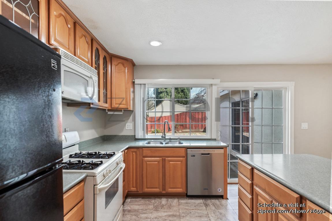 Building Photo - 1872 Anne Marie Ct