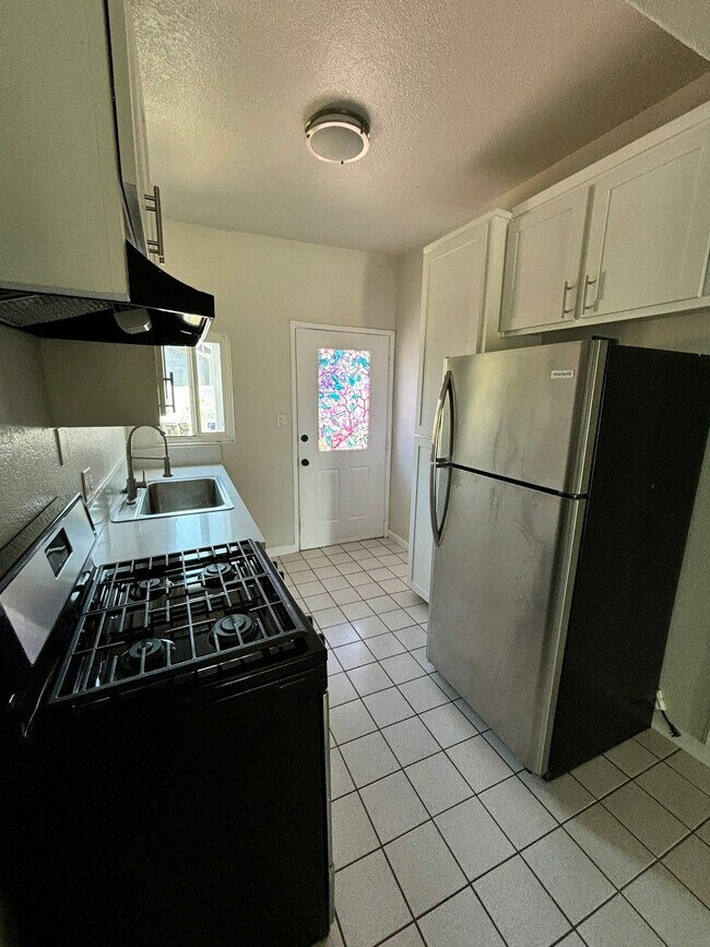 Building Photo - 13423 Olive Dr