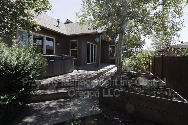 Building Photo - 19411 W Campbell Rd